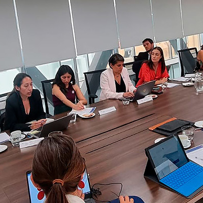 Conmemoración 8M: Autoridades realizan sesión extraordinaria de la Mesa de Género, Diversidades y Disidencias