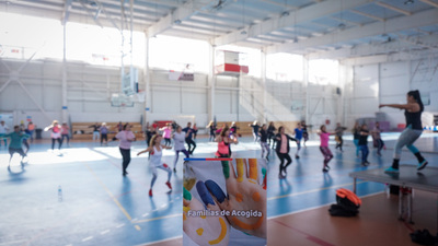 Participantes de taller de zumba conocen el programa Familias de Acogida del Servicio Mejor Niñez Atacama