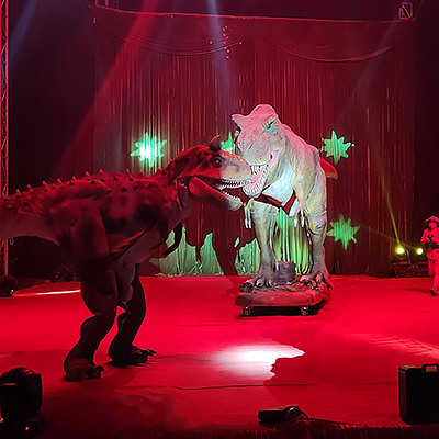 Niñas, niños y adolescentes de residencias de La Araucanía aprendieron mientras se divertían en el Circo de los Dinosaurios