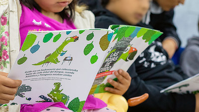 Niños y niñas de Magallanes conocen a autor de libro de la Prehistoria Patagónica