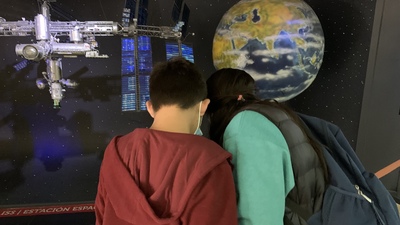 Niños del Servicio Mejor Niñez visitaron el Planetario de Santiago